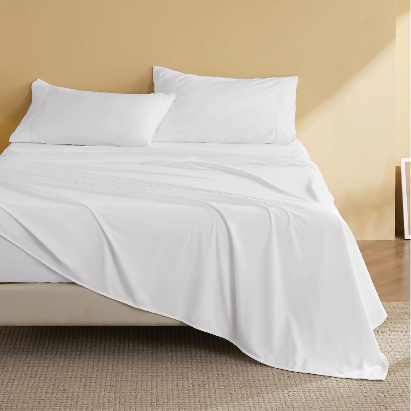 Bedsure Queen Size Polyester Flannel Sheets Warm Soft Fleece Bed Sheets Set with Deep Pockets Breathable Brushed Flannel Bedding White